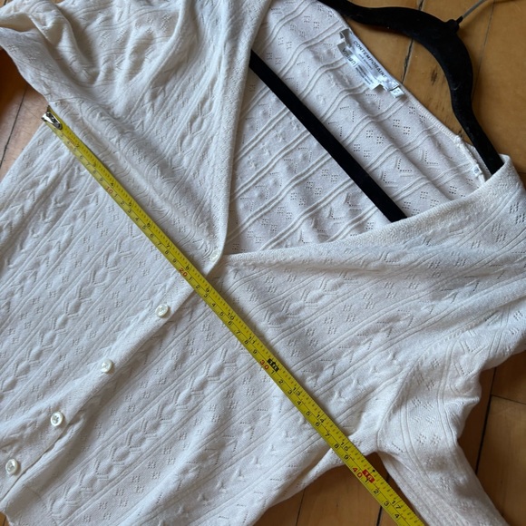 Simons Vision Sz S Off White Feminine Romantic Button Front Light Cardigan - Picture 8 of 11